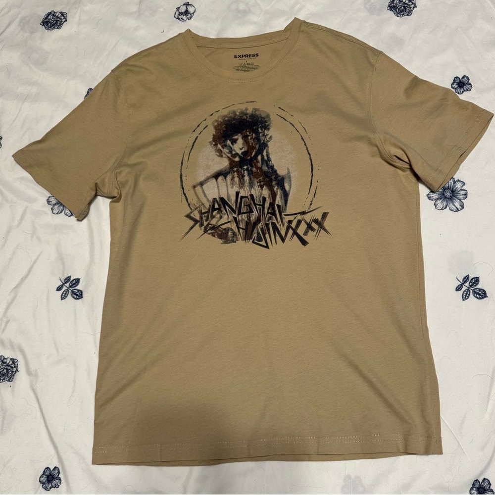 Men’s Express Tan Anime Manga Japanese Shanghai Hijinxxx Graphic T-Shirt